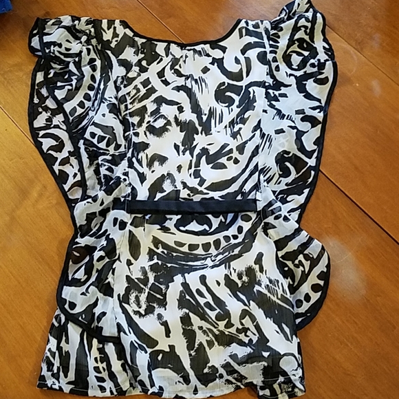 IZ Byer black and white blouse with belt - Picture 6 of 6